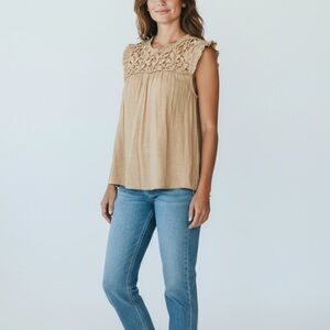 * Mine Sleeveless Lace Top Size L Tan